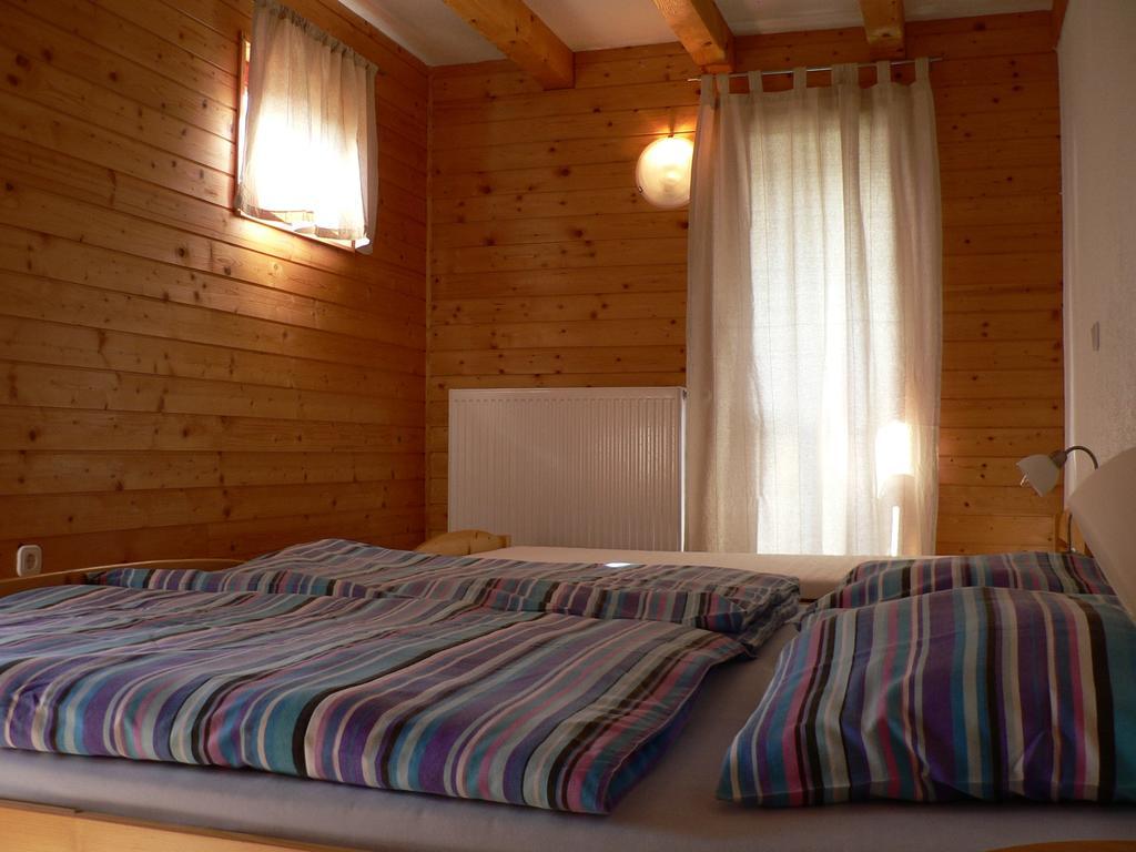 Apartments And Holiday Home Grohar Kranjska Gora Rum bild