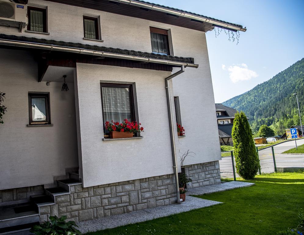 Apartments And Holiday Home Grohar Kranjska Gora Exteriör bild
