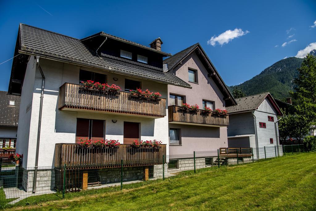 Apartments And Holiday Home Grohar Kranjska Gora Exteriör bild